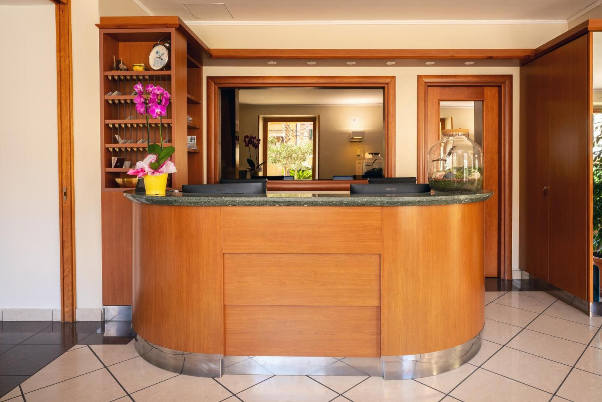 פינאלה ליגורה Hotel Careni Villa Italia מראה חיצוני תמונה
